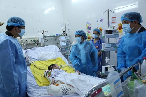 Sức khỏe bệnh nhân ghép phổi đầu tiên ở Việt Nam đang tiến triển tốt