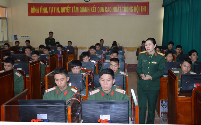 Sáng trong một tình yêu bụi phấn