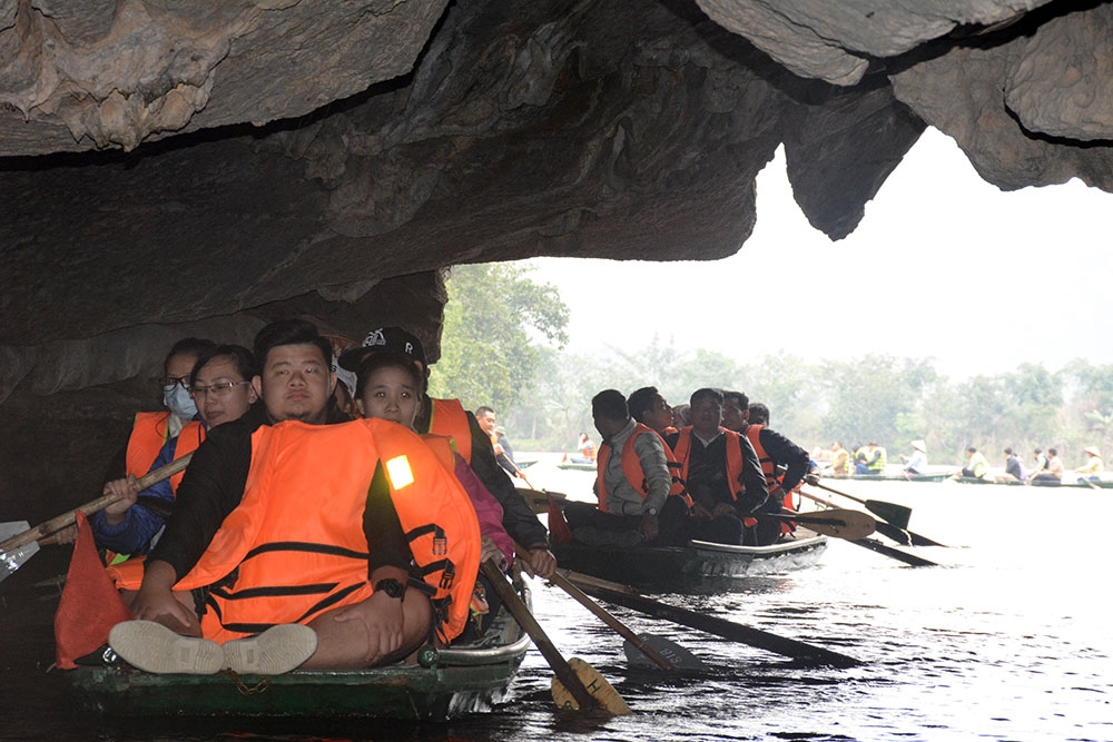 Tuy nhiên, số lượng hang động đưa vào khai thác du lịch ở đây chưa nhiều.