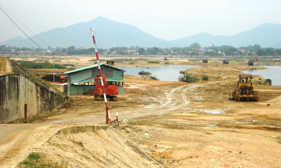 Thông tin từ đường dây nóng
