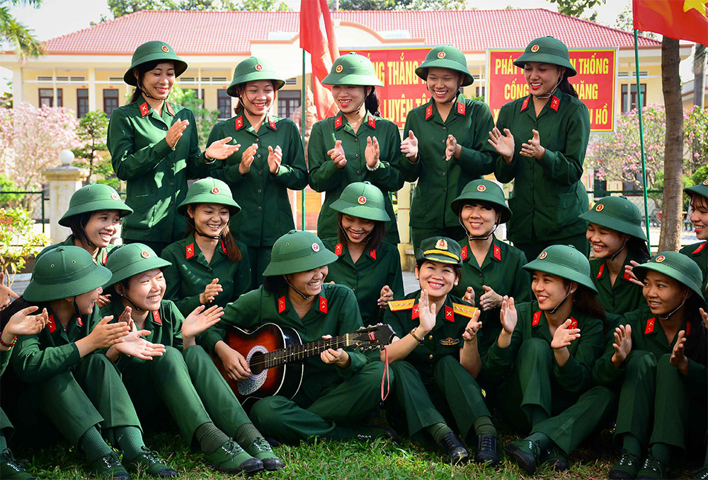 “Hôm nay em là chiến sĩ…”
