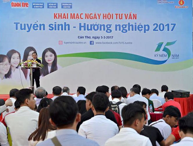 Khai mạc Ngày hội tư vấn tuyển sinh, hướng nghiệp năm 2017
