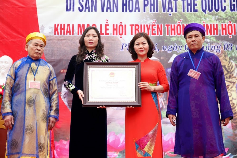 Hát múa Ải Lao được công nhận là Di sản văn hóa phi vật thể quốc gia sẽ mở ra một chương mới trong bảo tồn, phát triển, làm phong phú và đậm đà hơn bản sắc văn hóa Việt, là niềm tự hào của chính quyền, nhân dân phường Phúc Lợi.