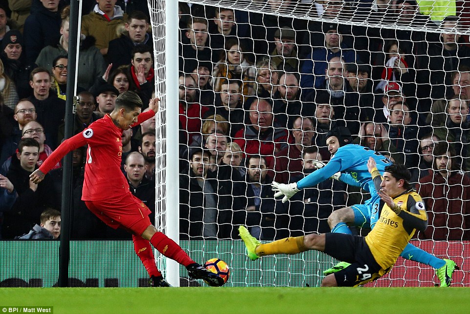 Liverpool vươn lên vị trí thứ ba sau khi đè bẹp Arsenal