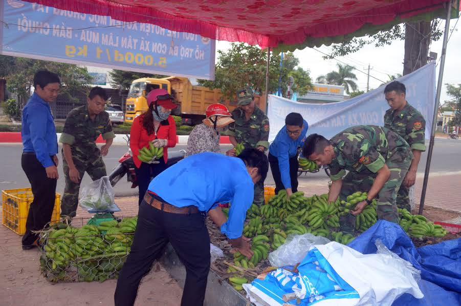 BĐBP Bà Rịa – Vũng Tàu chung tay giúp người trồng chuối Xuyên Mộc
