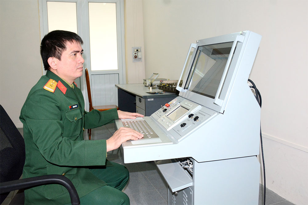 Người “thắp lửa” đam mê nghiên cứu khoa học
