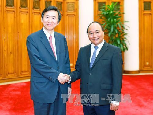 Thủ tướng Nguyễn Xuân Phúc tiếp Bộ trưởng Ngoại giao Hàn Quốc