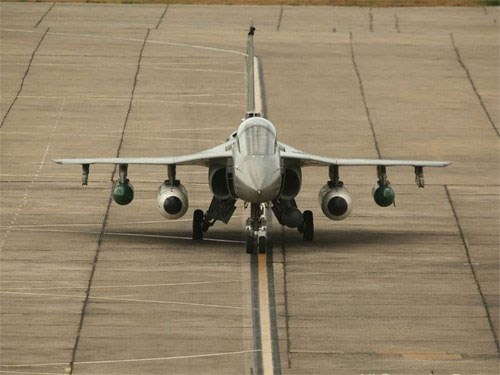 Ấn Độ phát triển máy bay không người lái Tejas