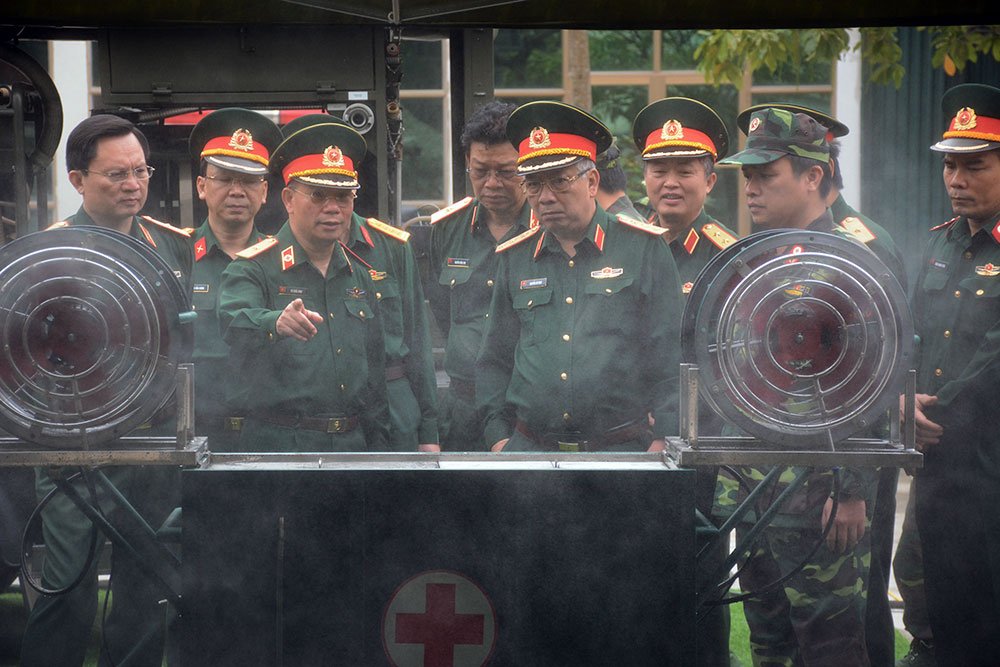 Thượng tướng Nguyễn Chí Vịnh thăm và làm việc với Cục Quân y
