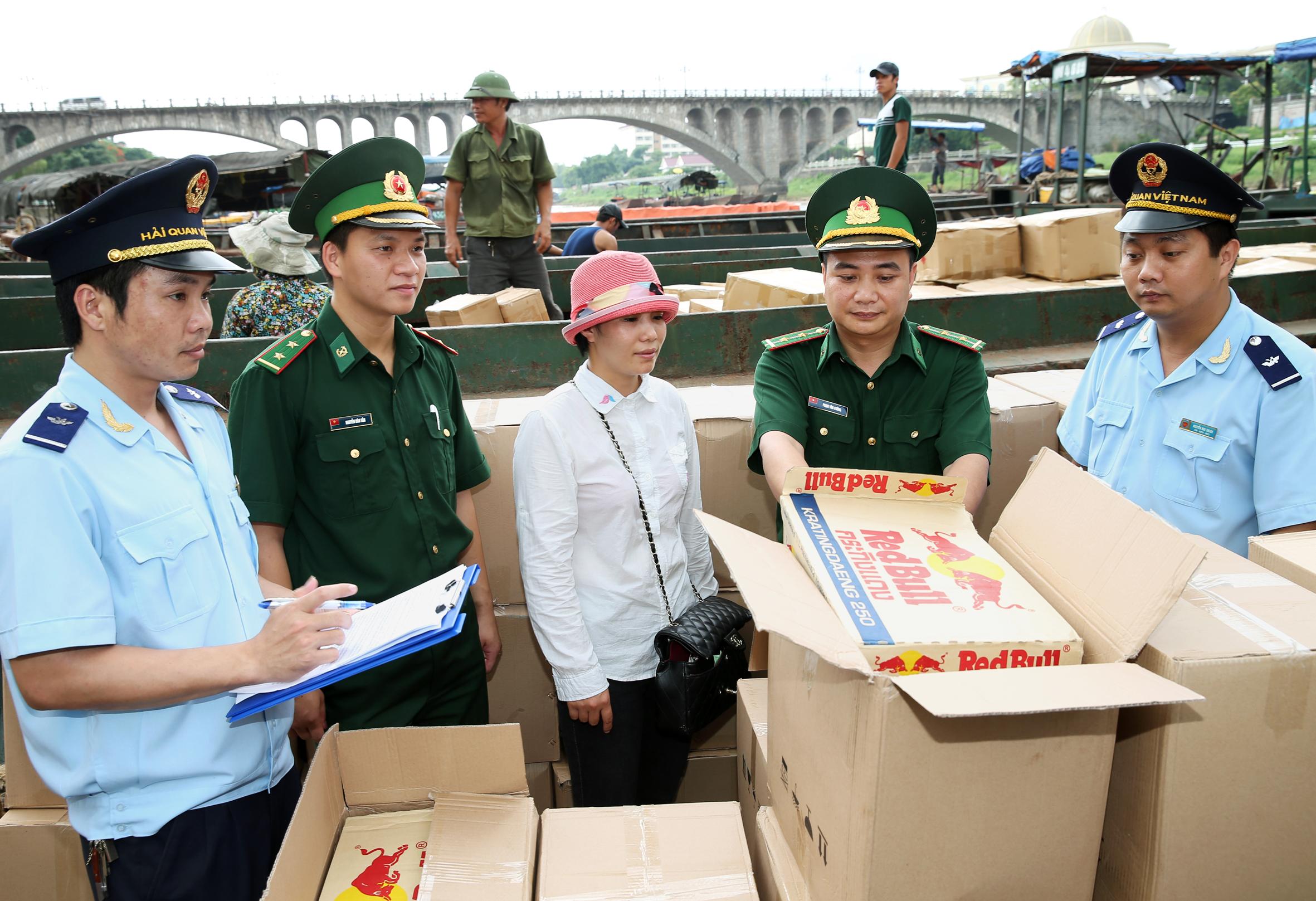 Nâng cao hiệu quả chống buôn lậu, gian lận thương mại và hàng giả
