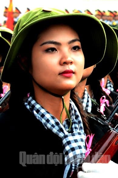 Các nữ dân quân khối đứng ngày 2-9-2015.