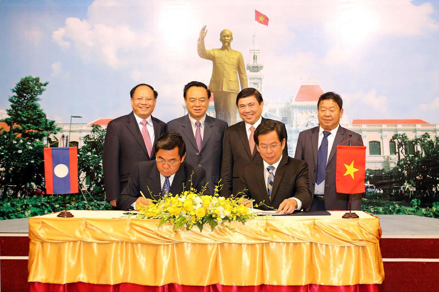 Tăng cường hợp tác giữa TP Hồ Chí Minh và tỉnh Xiêng Khoảng (Lào)