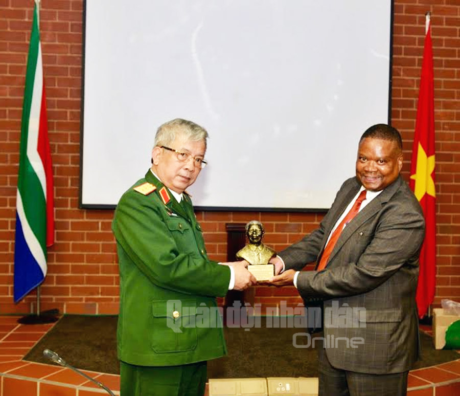 Việt Nam – Nam Phi đối thoại chính sách quốc phòng
