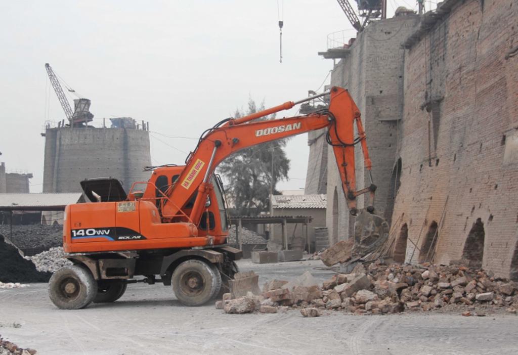 Chặng đường còn lắm gian nan
