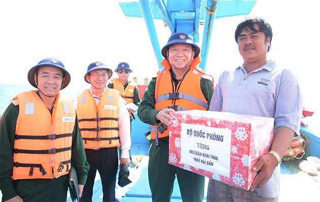 Điểm tựa của ngư dân trên biển