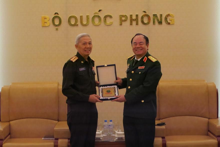 Thúc đẩy hợp tác quốc phòng giữa Việt Nam với Lào và I-ta-li-a