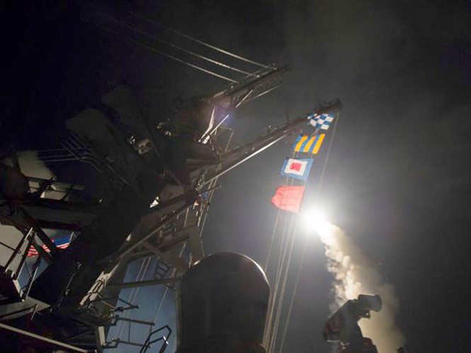 Mỹ không kích căn cứ quân sự của Syria: Nga kêu gọi Hội đồng Bảo an Liên hợp quốc họp khẩn 