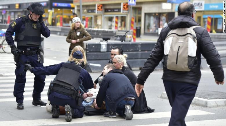 Xe tải đâm vào đám đông ở Thụy Điển, ít nhất 2 người thiệt mạng