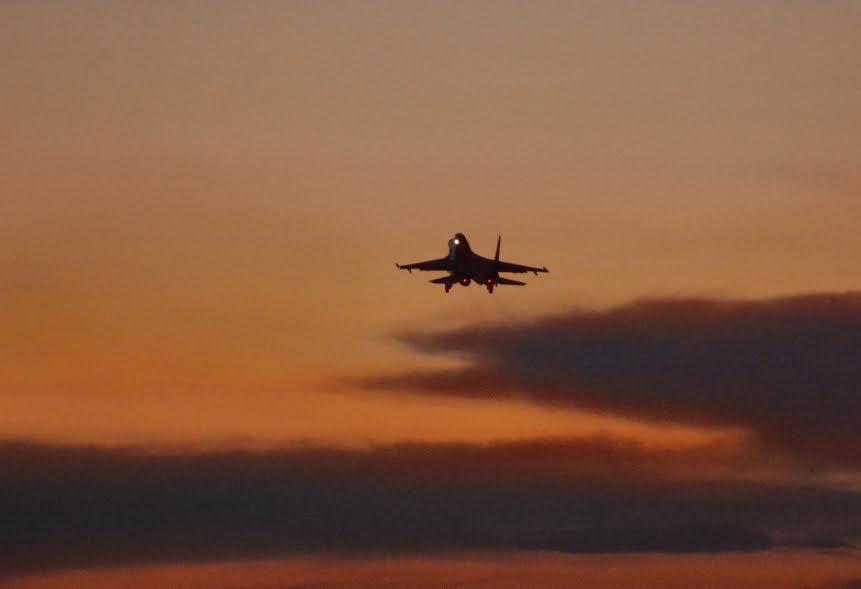 Su30-MK2 xuất kích