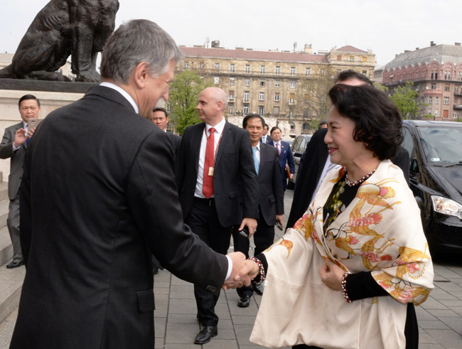 Chủ tịch Quốc hội Nguyễn Thị Kim Ngân hội đàm với Chủ tịch Quốc hội Hung-ga-ry Quê-vê-rơ Lát-xlô
