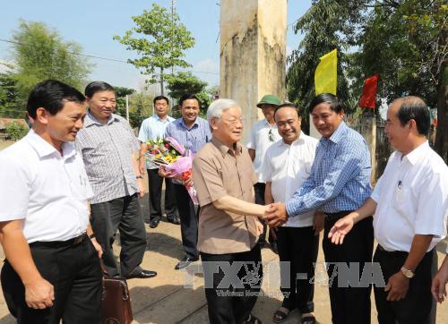 Tổng Bí thư Nguyễn Phú Trọng thăm xã đặc biệt khó khăn của tỉnh Gia Lai
