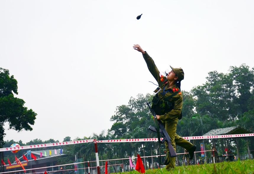 Những cú ném chính xác trúng vòng 10.