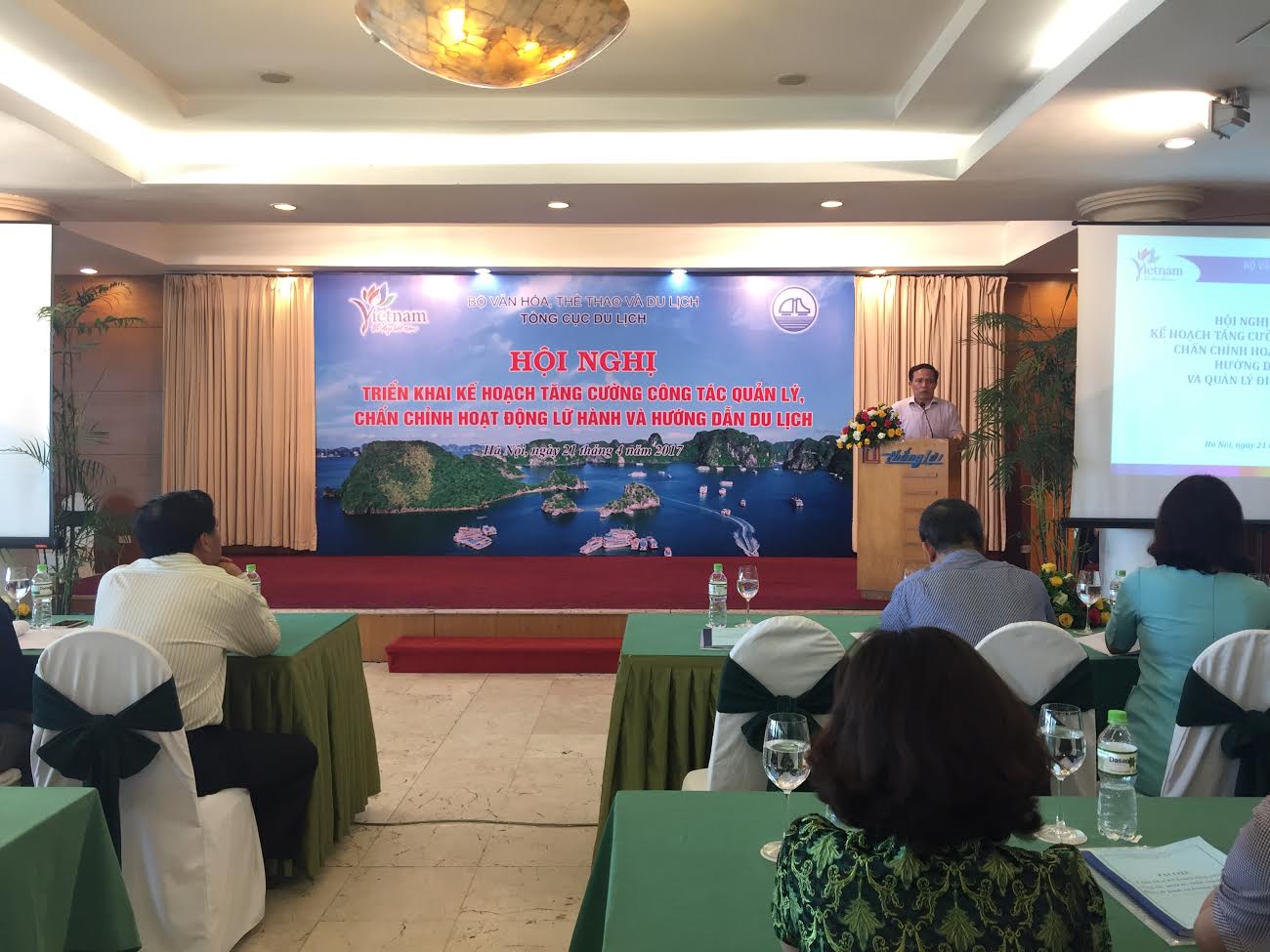 Tăng cường quản lý, chấn chỉnh hoạt động lữ hành và hướng dẫn du lịch
