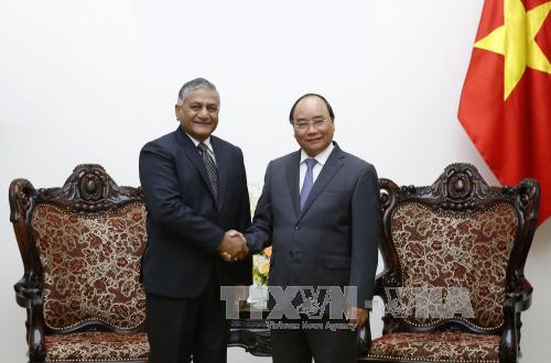 Thủ tướng Nguyễn Xuân Phúc tiếp Quốc vụ khanh Bộ Ngoại giao Ấn Độ
