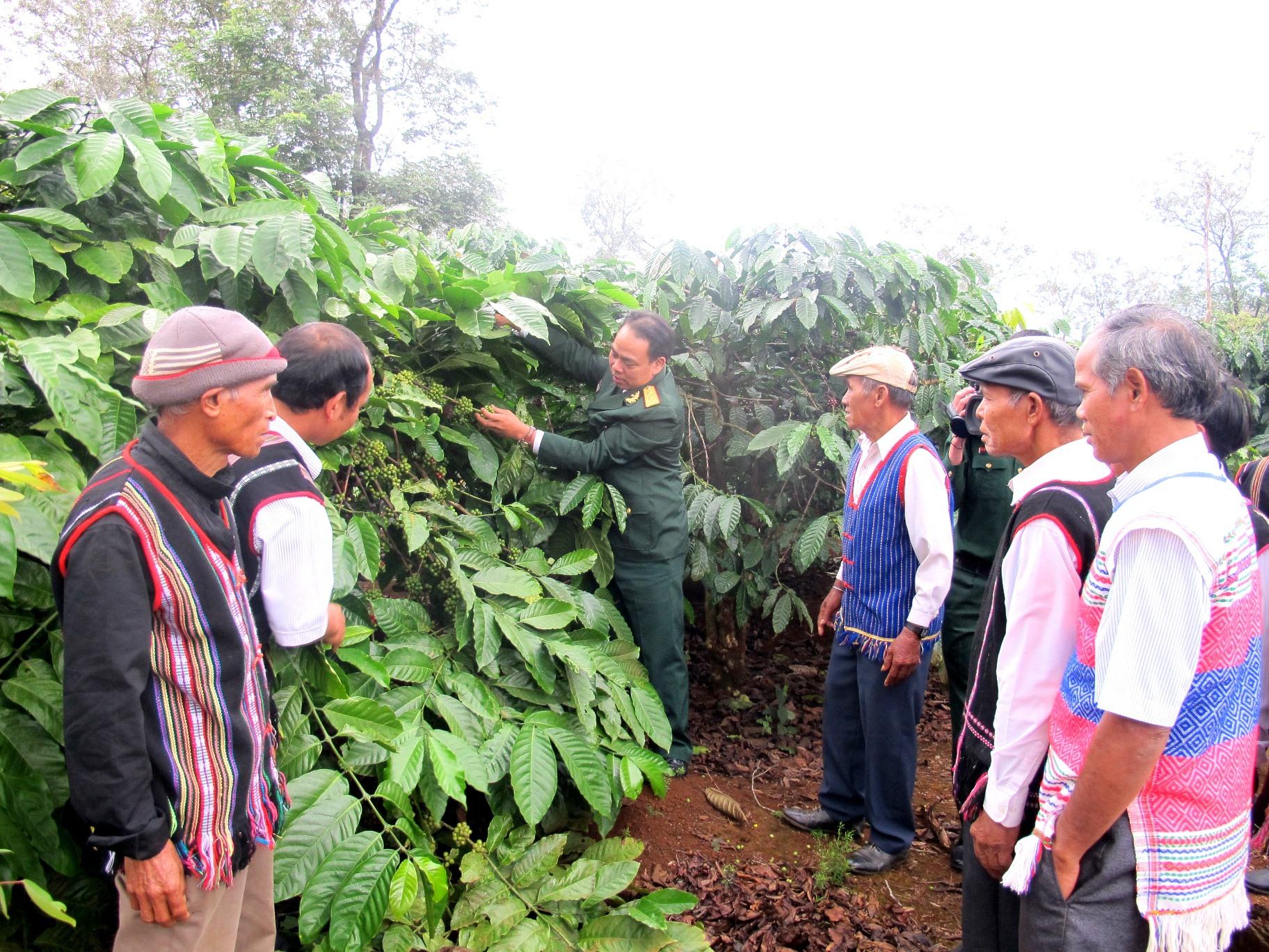 Cầu nối giữa Đảng, chính quyền và nhân dân