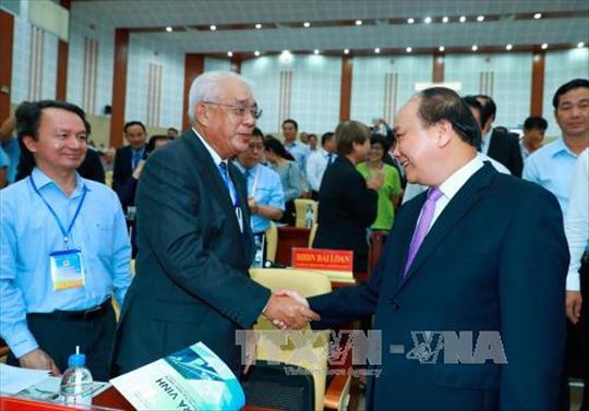 Thủ tướng Nguyễn Xuân Phúc: Trà Vinh cần có giải pháp đột phá để thu hút đầu tư