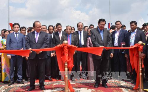 Thủ tướng Nguyễn Xuân Phúc và Thủ tướng Samdech Techo Hun Sen dự Lễ khánh thành và đưa vào sử dụng dự án cầu Long Bình - Chrey Thom