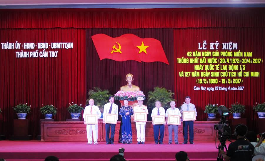 Cần Thơ tổ chức lễ kỷ niệm 42 năm Ngày giải phóng miền Nam, thống nhất đất nước