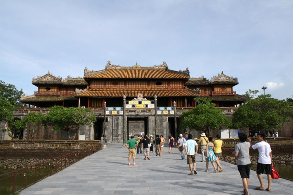 Có 280.000 lượt khách du lịch đến Huế dịp 30-4 và 1-5 