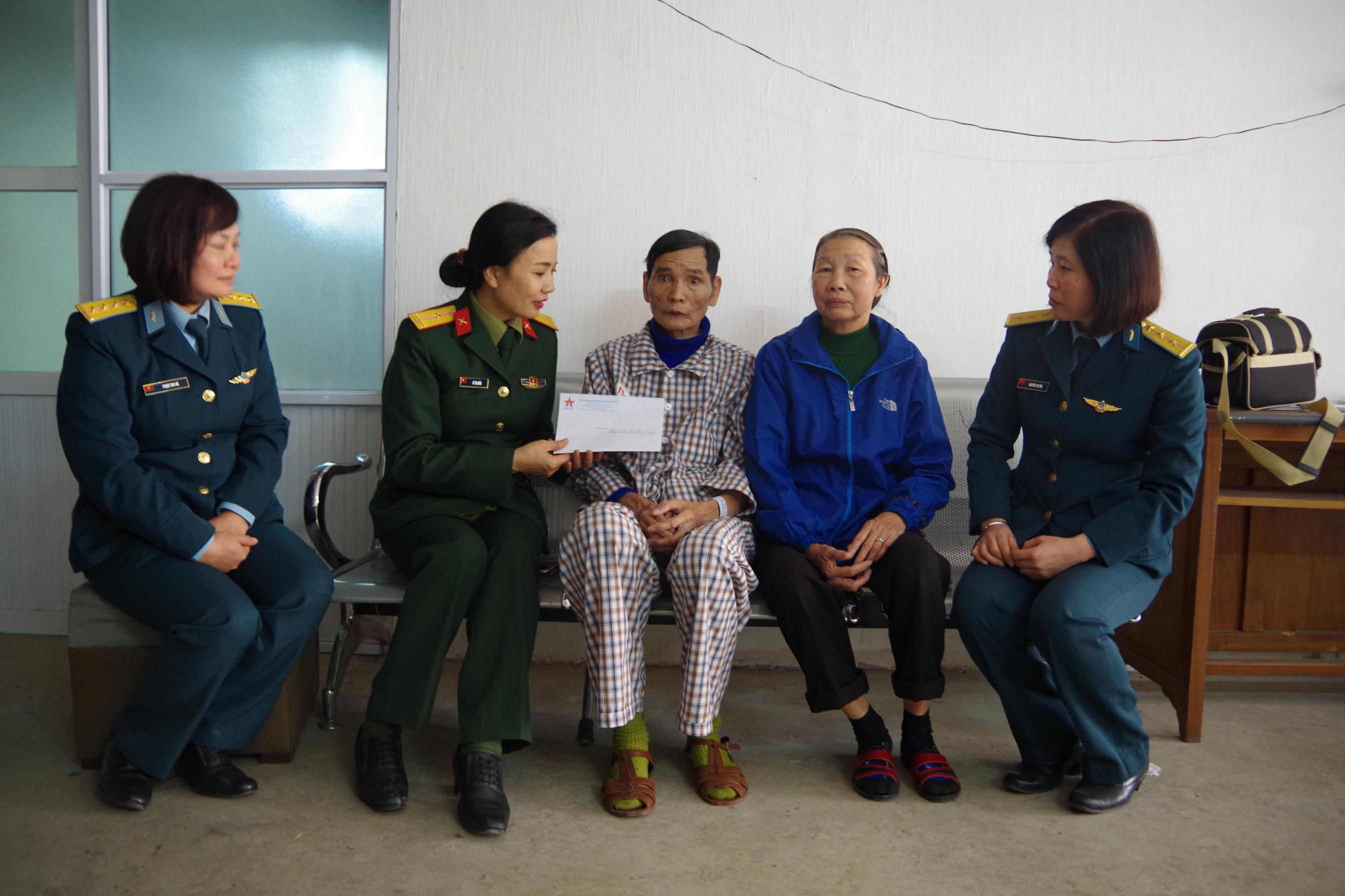  Chung tay chăm sóc các đối tượng chính sách
