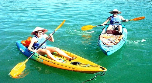 Kayak, sản phẩm du lịch độc đáo ở Vịnh Hạ Long