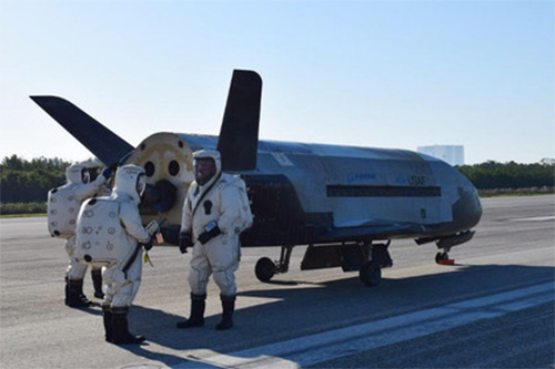 Thiết bị bay không gian bí mật của Quân đội Mỹ trở về Trái Đất