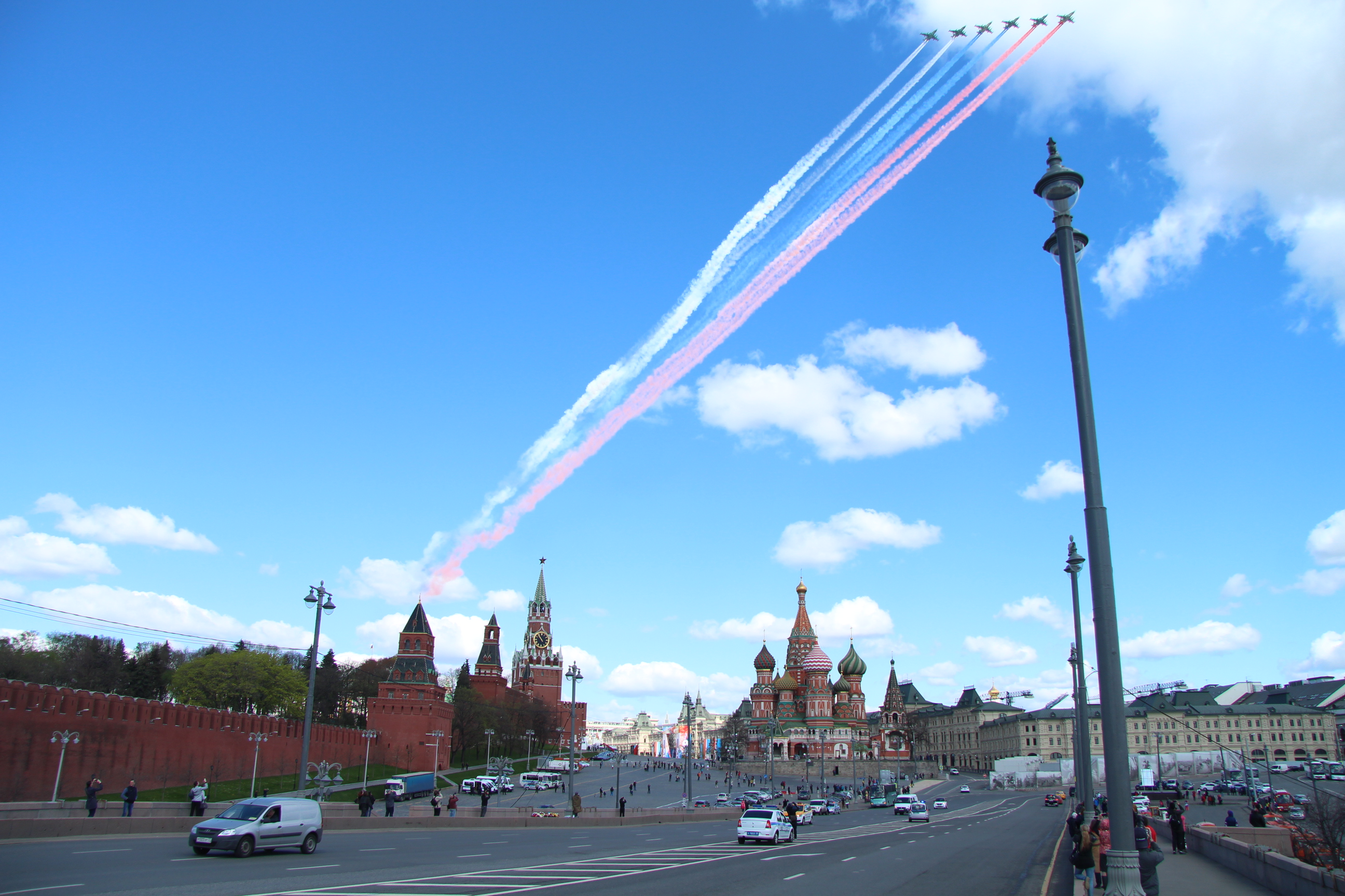 Bộ Quốc phòng Nga công bố hình ảnh luyện tập của Không quân chuẩn bị cho Ngày Chiến thắng