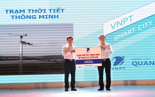 VNPT trao tặng tỉnh Quảng Bình hai trạm thời tiết thông minh