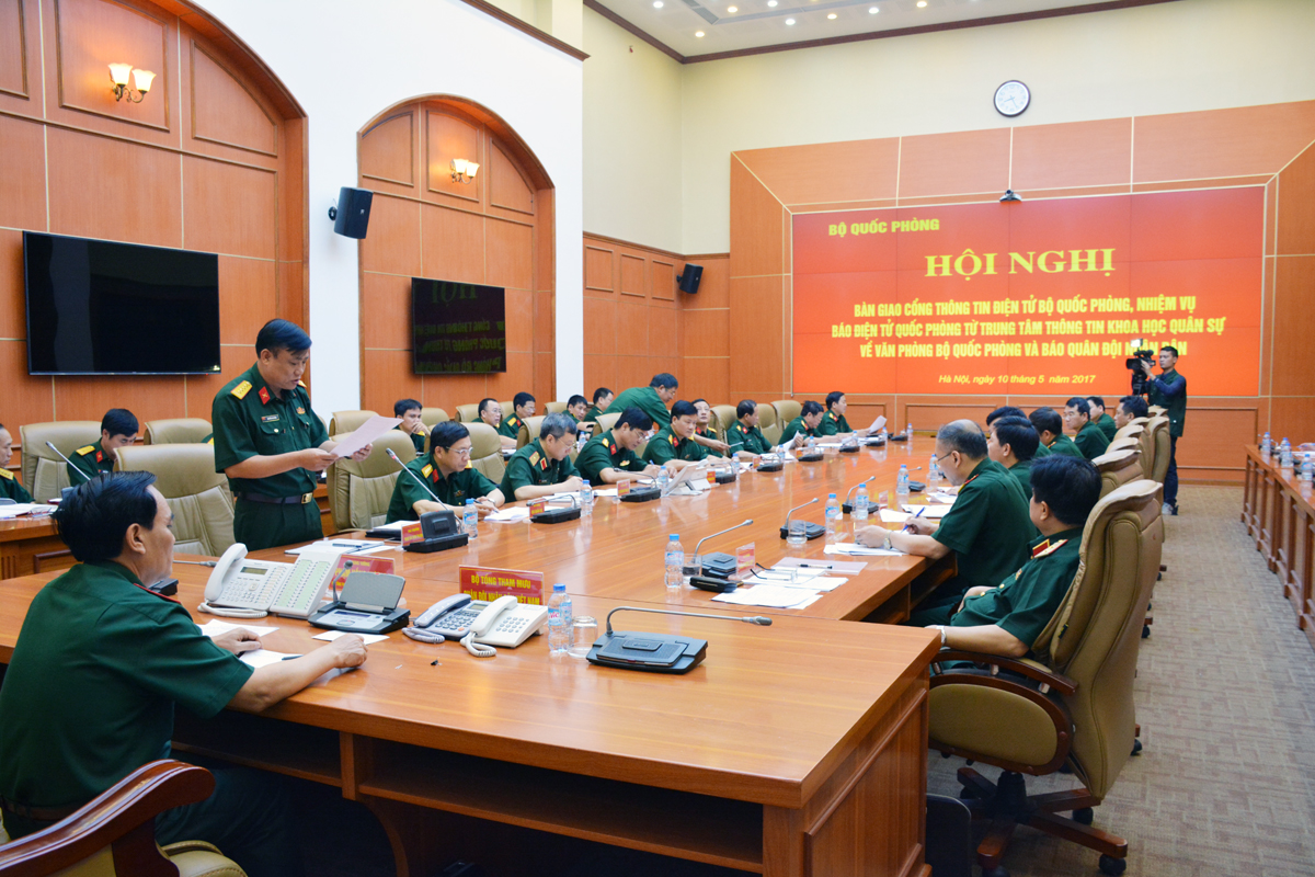 Bàn giao Cổng Thông tin điện tử BQP, nhiệm vụ Báo Điện tử Quốc phòng về Văn phòng BQP và Báo Quân đội nhân dân
