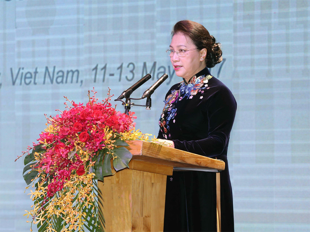 Đoàn kết, cùng nhau hành động có trách nhiệm để giữ gìn hành tinh xanh (*)