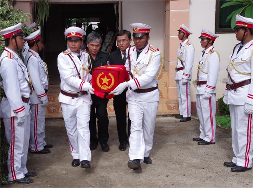 Lễ tiễn đưa hài cốt quân tình nguyện và chuyên gia Việt Nam hy sinh trên đất bạn Lào về nước