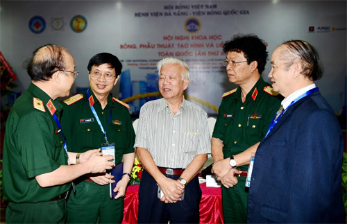 Những thách thức trong điều trị bỏng, phẫu thuật tạo hình và liền vết thương