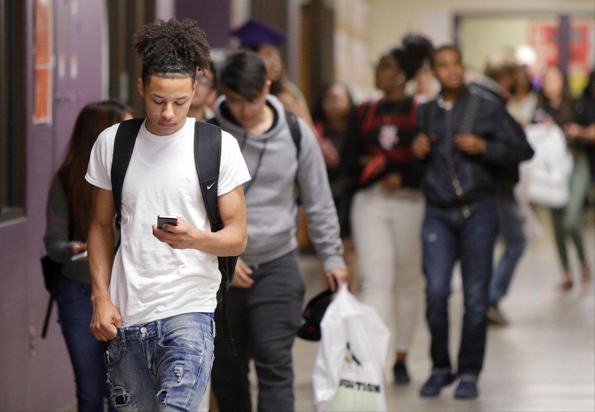 Trường học Mỹ thí điểm hạn chế sử dụng mạng xã hội