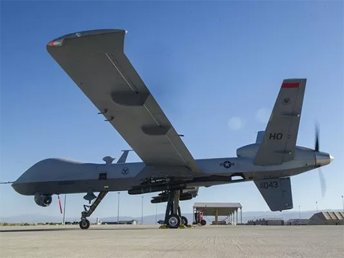 Mỹ tích hợp bom chính xác lên tổ hợp máy bay không người lái 