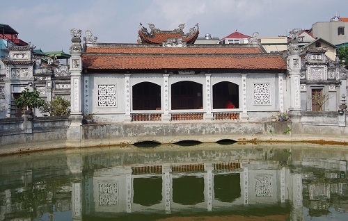 Đình Sài Đồng soi bóng trước giếng rồng