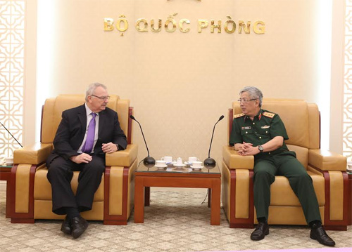 Thúc đẩy hợp tác thương mại quốc phòng Việt Nam-Hoa Kỳ