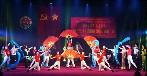 Giao lưu “Ký ức Trường Sơn hội tụ”