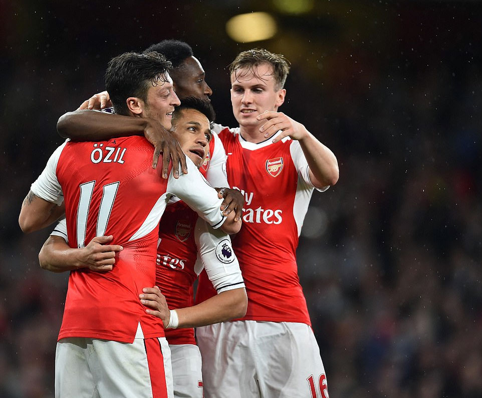 Sanchez giúp Arsenal nuôi hi vọng lọt tốp 4 trước vòng đấu cuối