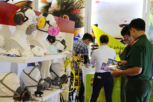 Phát động Tháng hành động về an toàn vệ sinh lao động lần thứ nhất năm 2017