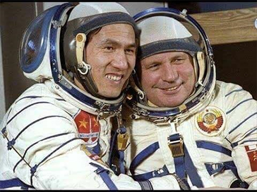 Cuộc đời và sự nghiệp của phi hành gia Victor Gorbatko